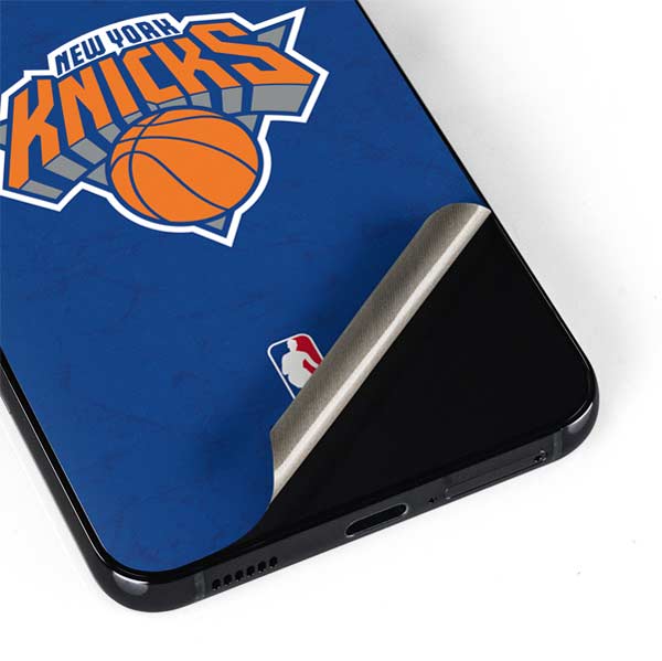 NBA New York Knicks Distressed Galaxy S22 Plus Skin