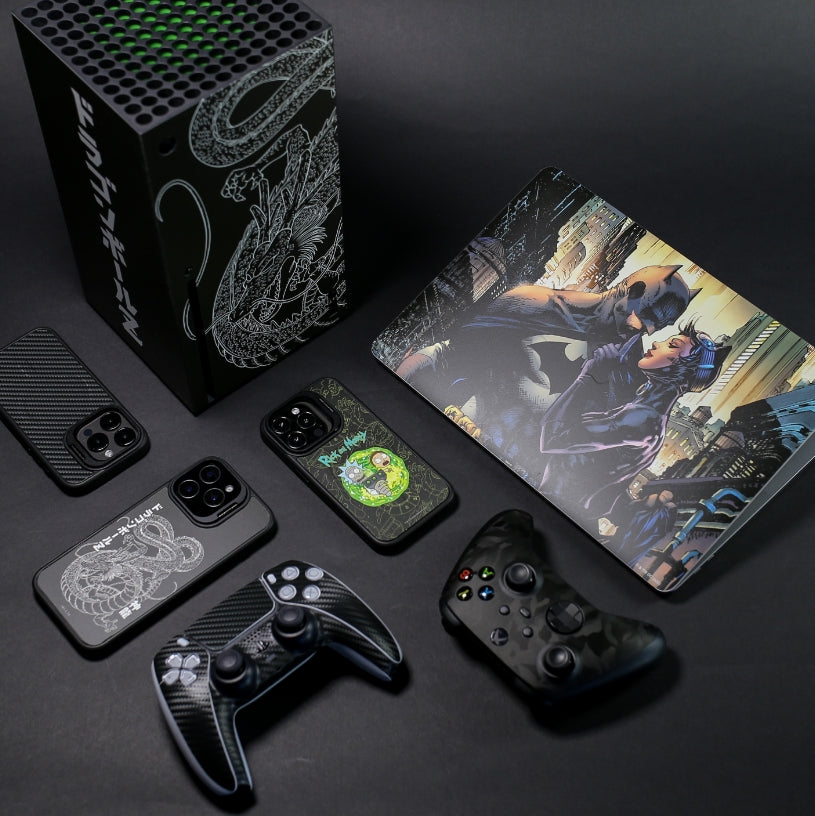 Various devices displayed with custom skins from Skinit
