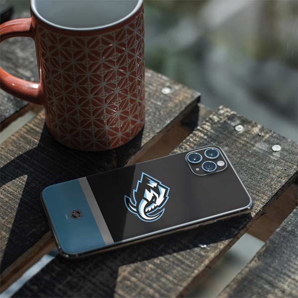 NHL Utah Mammoth Striped Jersey iPhone 11 Pro Max Skin