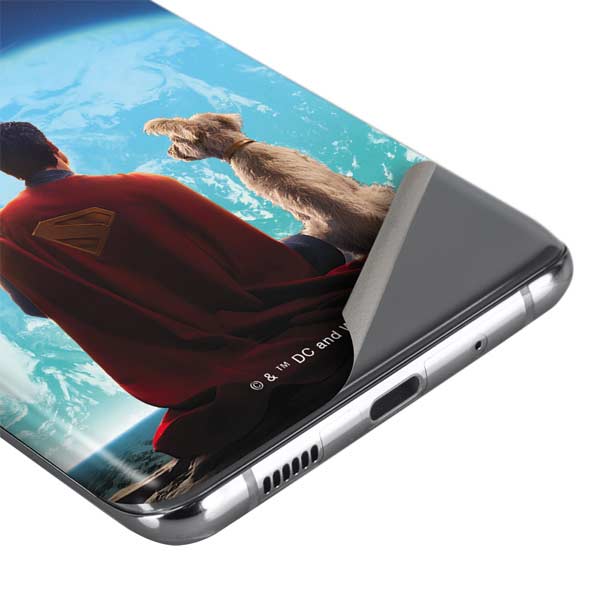 Superman 2025 Superman & Krypto watch the Earth Galaxy S20 Skin