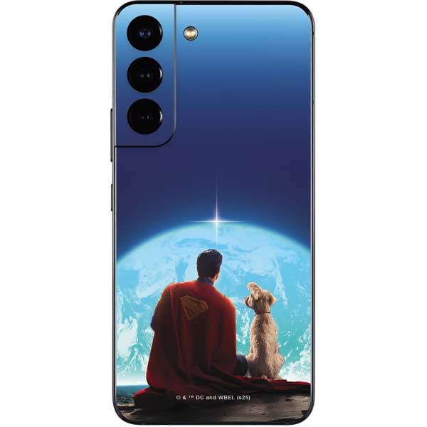Superman 2025 Superman & Krypto watch the Earth Galaxy S22 Skin