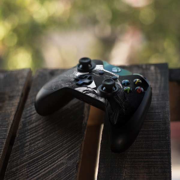 Alchemy Carta Poe's Raven Xbox One Controller Skin