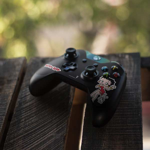 Betty Boop With Puppy Xbox One Controller Skin