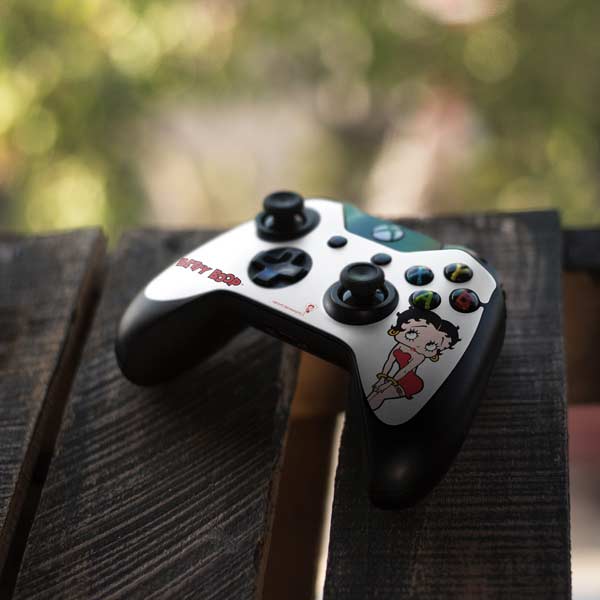 Betty Boop Pose Xbox One Controller Skin