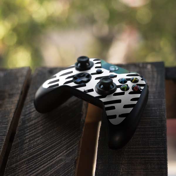 Black Dash Xbox One Controller Skin