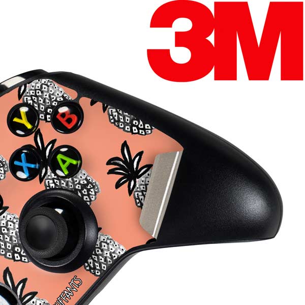 Bouffants and Broken Hearts Gray Scale Pineapple Xbox One Controller Skin