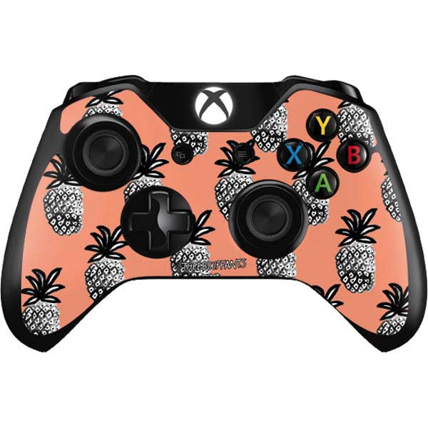 Bouffants and Broken Hearts Gray Scale Pineapple Xbox One Controller Skin