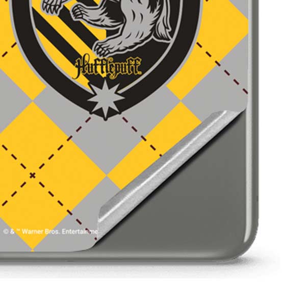 Wizarding World Harry Potter Hufflepuff Crest Google Pixel 8 Skin