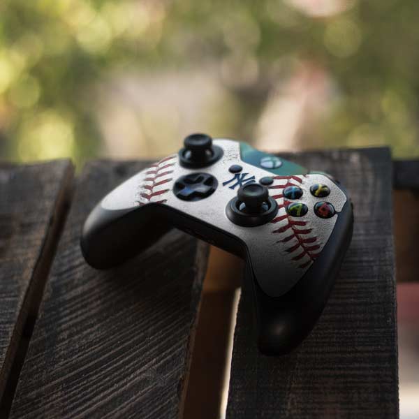 MLB New York Yankees Game Ball Xbox One Controller Skin